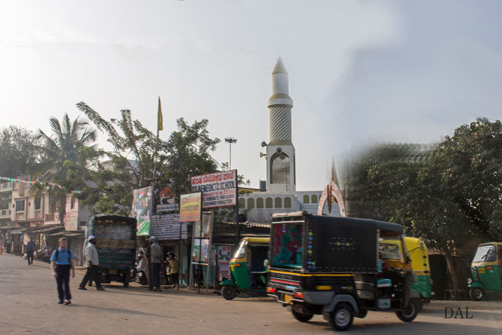 2015_01_India_08_road to Mysore_004